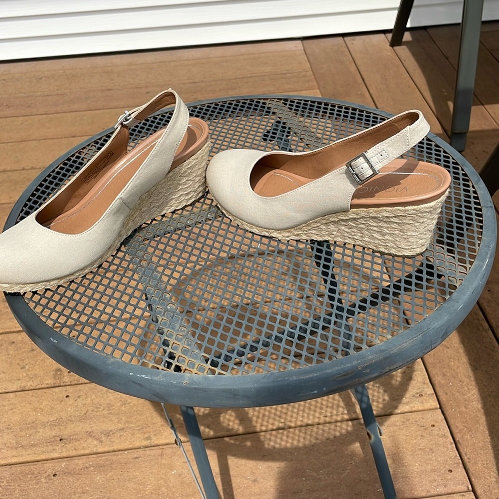 Vionic dressy wedge sandal/heel